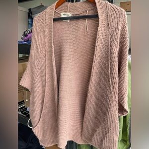 Indie & cold sweater vest